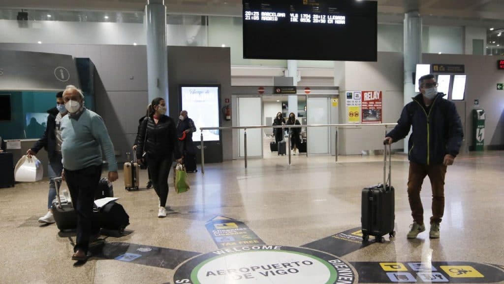 Hacer tests COVID en aeropuertos españoles