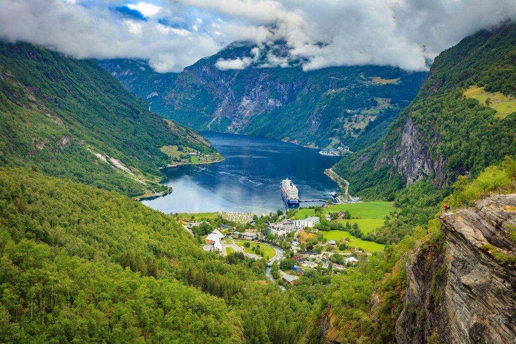 8 DÍAS DE CRUCERO POR LOS FIORDOS NORUEGOS – GUÍA COMPLETA