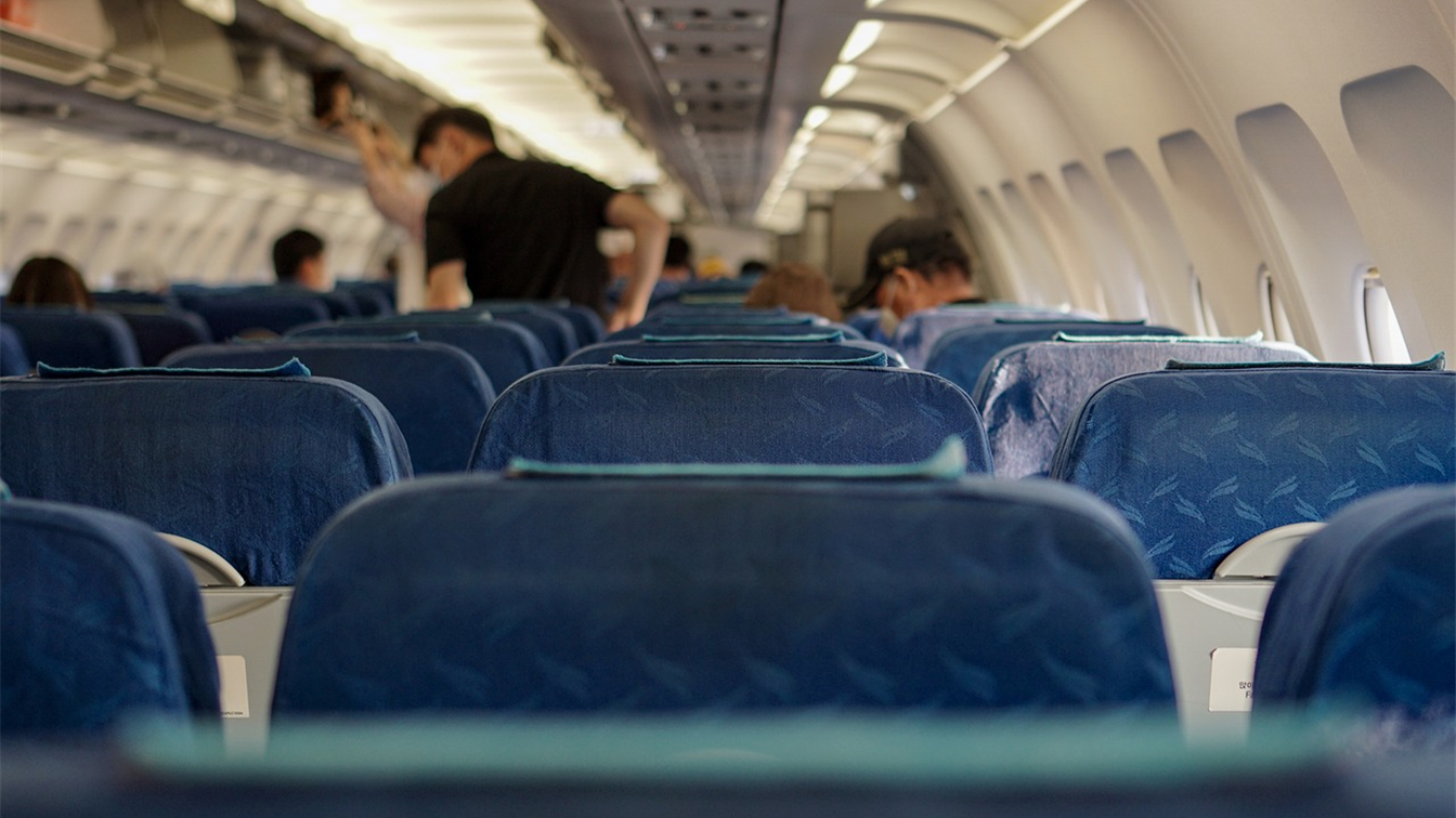 Cabina de avion con pasajeros